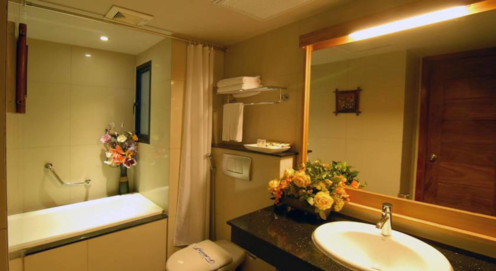 Hanoi Eternity Hotel Экстерьер фото