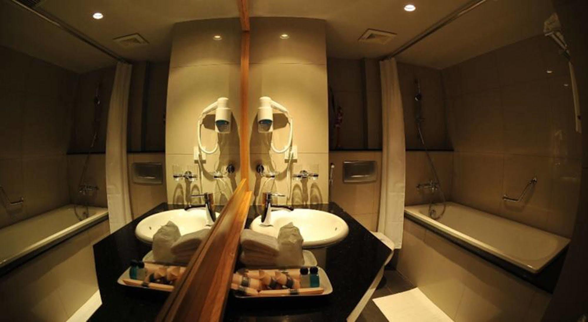Hanoi Eternity Hotel Экстерьер фото